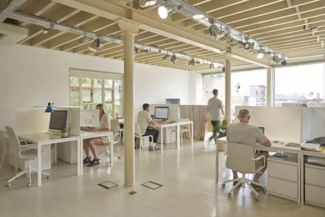 Whether you’re starting something new or relocating hundreds of employees, you’re going to need space to set up, stand out, and succeed. Norwich has a wide range of premises to pick from – suitable for companies of all shapes and sizes – and at prices far cheaper than London or nearby Cambridge. From large, modern units on Broadland Business Park and sprawling city-centre offices to historic charm in the Lanes, there’s plenty of different property types too. To find out more about commercial property in Norwich, visit the link in our bio. #everydaywins #WiNeveryday #WiN #WorkinNorwich #Norwich #relocating #norwichlife #norwichbusiness #business #placestolive